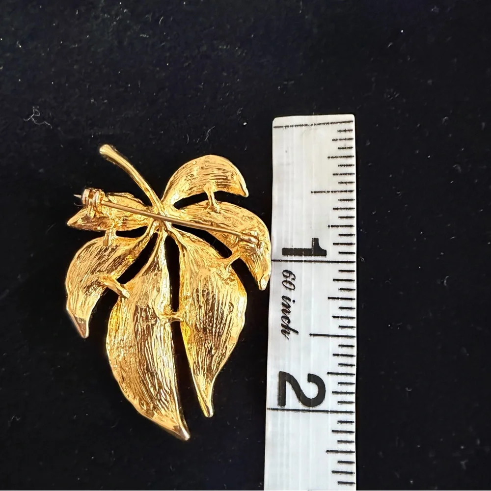 Vintage Art Deco Gold Tone Leaf Brooch Banana Leaf Style